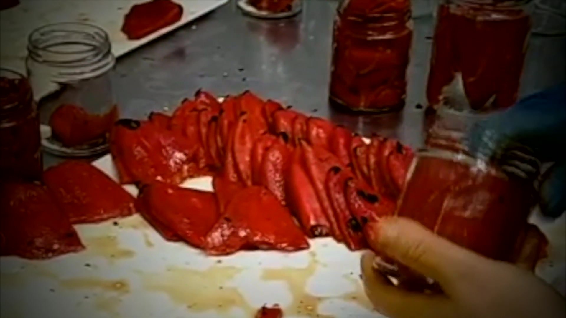 Pelado manual de pimiento: el gesto que ninguna máquina puede hacer